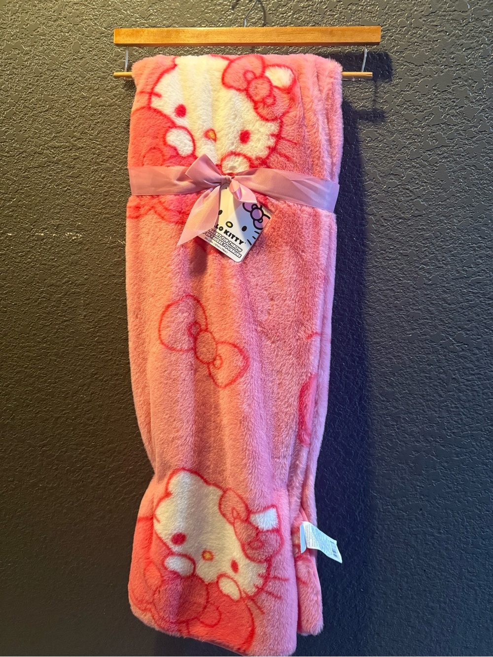 Hello Kitty Pink Faux Fur Bows Blanket